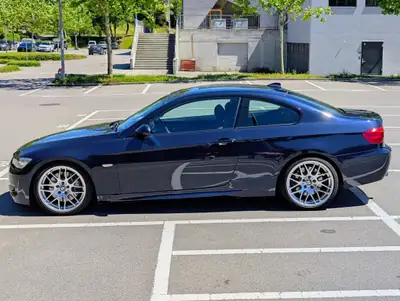 BMW 335i xDrive Coupé 2007 — Sportivité allemande, faible kilométrage — vue extérieure