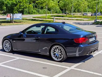 BMW 335i xDrive Coupé 2007 — Sportivité allemande, faible kilométrage — côté