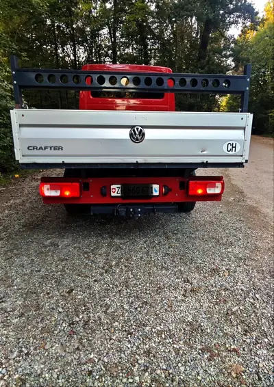 VW Crafter 35 Double Cab — Utilitaire robuste diesel, 128'000 km, sans sinistre — vista posteriore