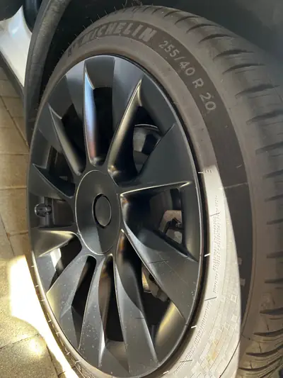 Tesla Model Y Long Range Dual Motor AWD 2024 — SUV électrique haute performance, 12 500 km — Miniatur 15