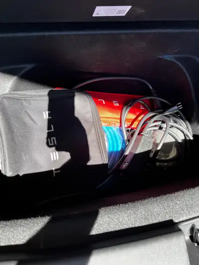 Tesla Model Y Long Range Dual Motor AWD 2024 — SUV électrique haute performance, 12 500 km — Miniatur 14