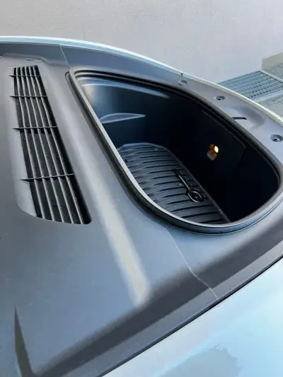 Tesla Model Y Long Range Dual Motor AWD 2024 — SUV électrique haute performance, 12 500 km — Miniatur 18