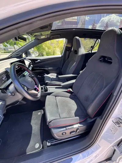 VW ID.4 GTX United 4motion — SUV électrique performant, 19'900 km seulement — Miniatur 9