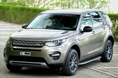 Land Rover Discovery Sport 2.0 TD4 HSE — SUV 7 places, diesel fiable, faible kilométrage — Außenansicht