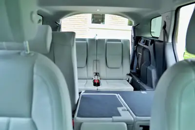 Land Rover Discovery Sport 2.0 TD4 HSE — SUV 7 places, diesel fiable, faible kilométrage — Armaturenbrett