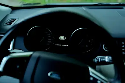 Land Rover Discovery Sport 2.0 TD4 HSE — SUV 7 places, diesel fiable, faible kilométrage — Miniatur 12