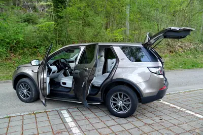 Land Rover Discovery Sport 2.0 TD4 HSE — SUV 7 places, diesel fiable, faible kilométrage — Miniatur 11