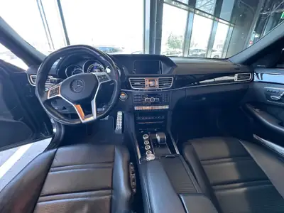 Mercedes-Benz E 63 AMG — Break haute performance, 557 ch, 4WD intégral — Innenraum