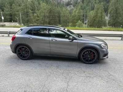 Mercedes-Benz GLA 45 AMG 4Matic — SUV Compact Haute Performance, Stage 1 Tuning 410ch — détail