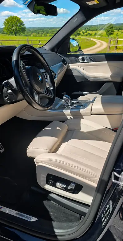 BMW X5 M50i xDrive 2020 — SUV sport 530 ch, transmission intégrale premium — Detail