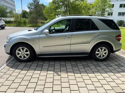 Mercedes-Benz ML 280 CDI — SUV robuste et économe, 187'000 km — rear view