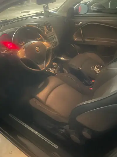 Alfa Romeo Mito 1.4 MultiAir Progression — Citadine élégante, pneus 4 saisons complets — dettaglio