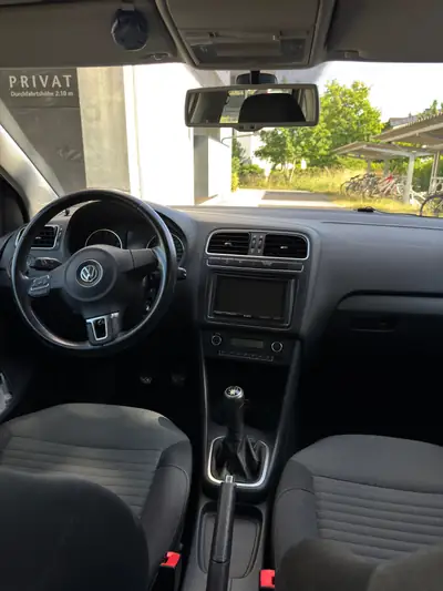 VW Polo 1.4 Comfortline — Citadine fiable, essence économe, 159 000 km — interni