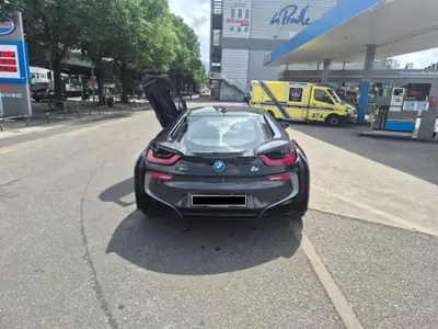 BMW i8 E-Motor + TwinPower — Le coupé hybride rechargeable haute performance — interni