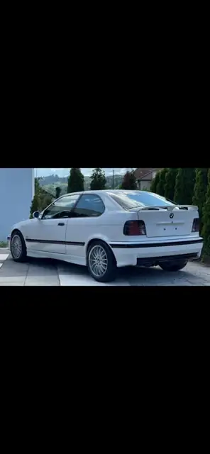 BMW 323ti ABS — Coupé sportif 1998, 170 ch et transmission automatique — Seitenansicht