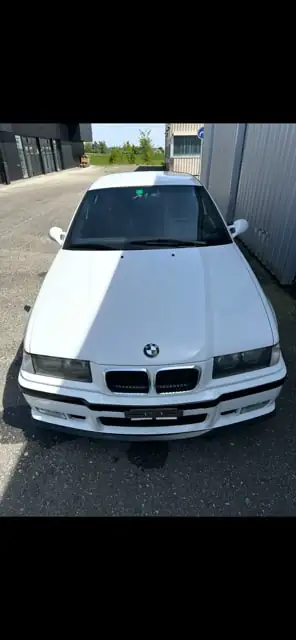 BMW 323ti ABS — Coupé sportif 1998, 170 ch et transmission automatique — Innenraum