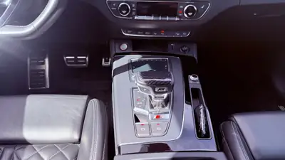 Audi SQ5 ABT 2018 — SUV sportif 426 ch, tous terrains maîtrisés — Miniatur 11
