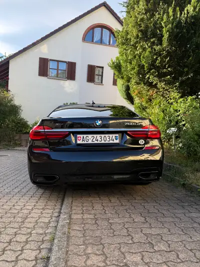 BMW 750Ld xDrive — Berline de prestige diesel, 400 ch et traction intégrale — cruscotto