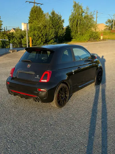 FIAT 500 Abarth 595 Competizione 70° Anniversario — Sportive pétillante, 75'000 km seulement — exterior view