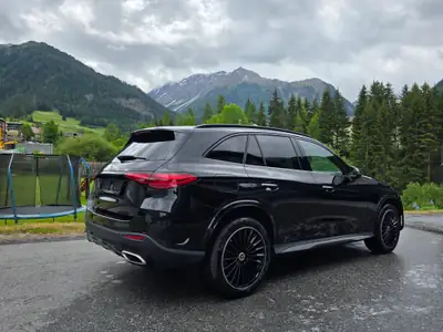 Mercedes-Benz GLC 300 de AMG Line — SUV hybride diesel rechargeable, 58'000 km, garantie d'usine — vista posteriore