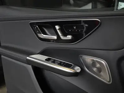 Mercedes-Benz GLC 300 de AMG Line — SUV hybride diesel rechargeable, 58'000 km, garantie d'usine — Miniatura 8