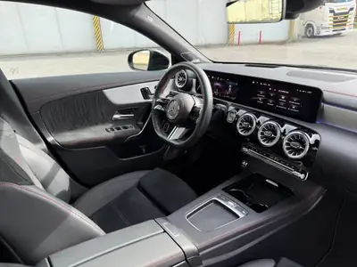 Mercedes-Benz A 250 AMG Line — Hybride rechargeable sportif, 55 000 km seulement — Miniatur 14