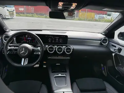 Mercedes-Benz A 250 AMG Line — Hybride rechargeable sportif, 55 000 km seulement — Miniatur 13
