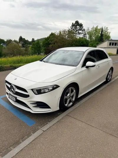 Mercedes-Benz A 180 d AMG Line — Diesel efficient, design premium, kilométrage modéré — interni