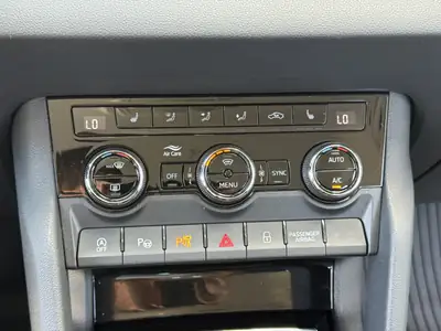 Skoda Karoq 2.0 TDI 150 ch — SUV 4×4 fiable, entretien complet, sans accident — Thumbnail 22