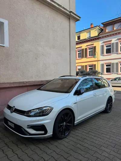 VW Golf R 310 TSI DSG 4Motion — Berline break haute performance, 125'000 km — vista esterna