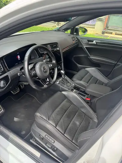 VW Golf R 310 TSI DSG 4Motion — Berline break haute performance, 125'000 km — interni