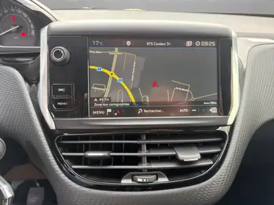 Peugeot 208 1.2 PureTech Access — Citadine fiable, équipée et économe — Thumbnail 15