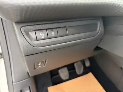 Peugeot 208 1.2 PureTech Access — Citadine fiable, équipée et économe — Thumbnail 25
