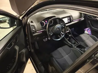 Skoda Karoq 1.5 TSI Style DSG — SUV compact fiable, 159'000 km, sans sinistre — côté