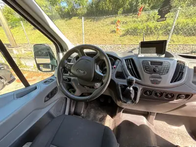 Ford Transit 2.2 TDCi 155 Ambiente — Utilitaire robuste, peu kilométré, sans sinistre — interni