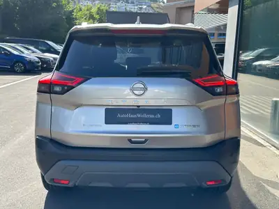 Nissan X-Trail 1.5 VC-T N-Connecta e-4orce — SUV 7 places hybride essence, 20'000 km seulement — Armaturenbrett