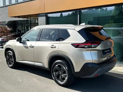 Nissan X-Trail 1.5 VC-T N-Connecta e-4orce — SUV 7 places hybride essence, 20'000 km seulement — Innenraum