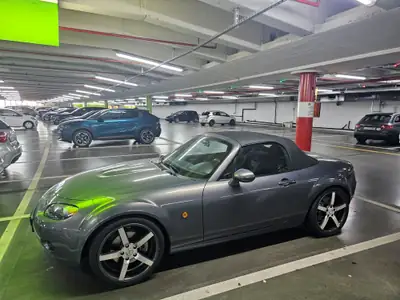 Mazda MX-5 1.8 Confort — Cabriolet mythique, youngtimer fiable et ludique — vue extérieure