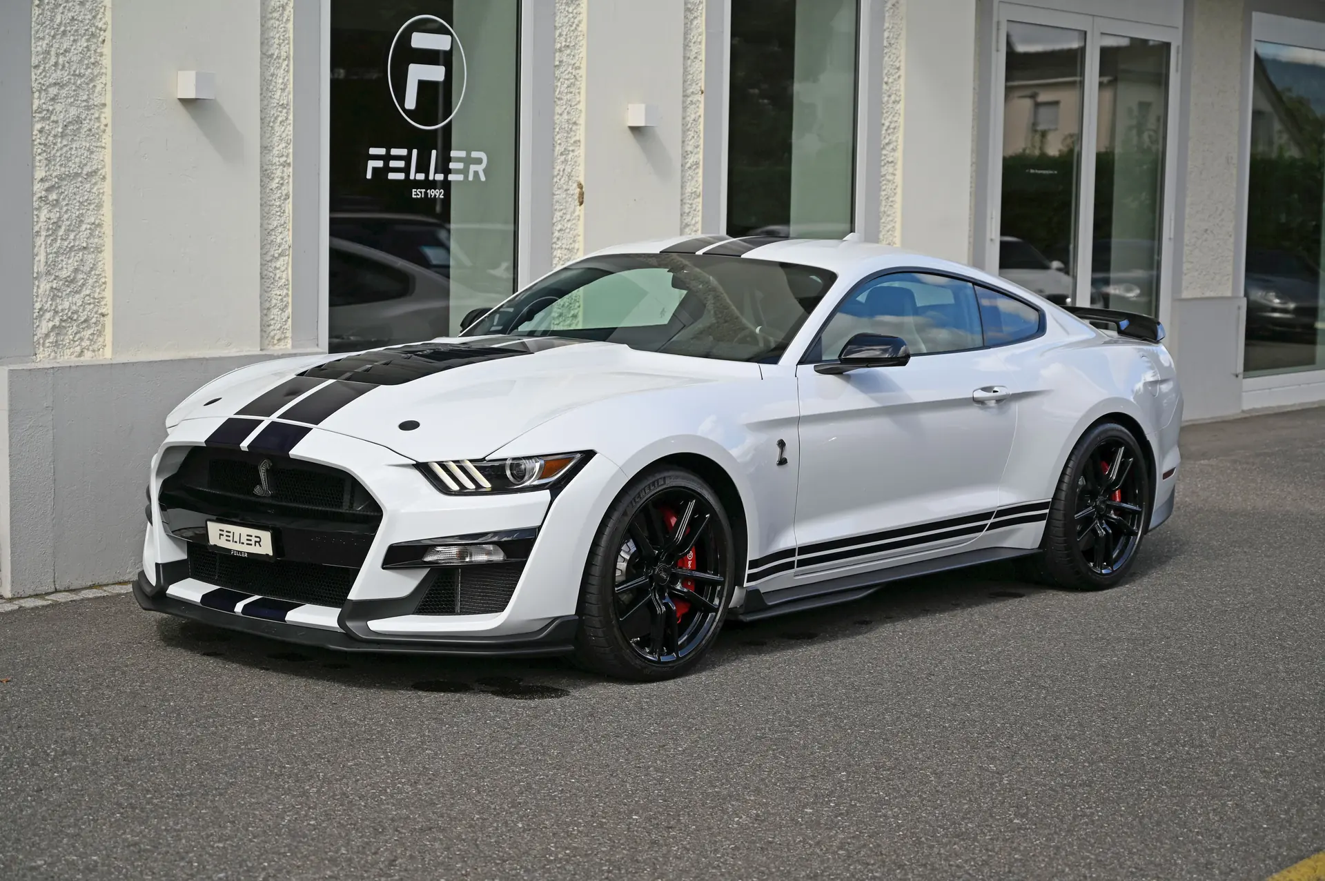 Ford Mustang Shelby GT500 — Muscle car légendaire, état quasi neuf et kilométrage minimal