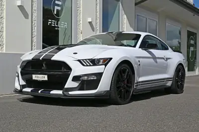 Ford Mustang Shelby GT500 — Muscle car légendaire, état quasi neuf et kilométrage minimal — Seitenansicht