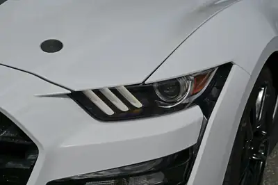 Ford Mustang Shelby GT500 — Muscle car légendaire, état quasi neuf et kilométrage minimal — Armaturenbrett