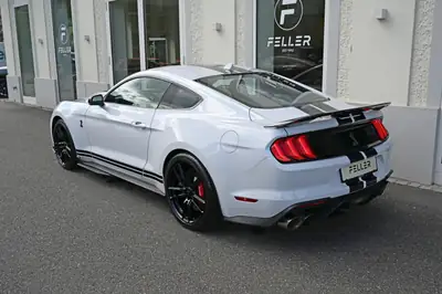 Ford Mustang Shelby GT500 — Muscle car légendaire, état quasi neuf et kilométrage minimal — Miniatur 10