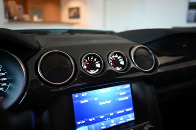 Ford Mustang Shelby GT500 — Muscle car légendaire, état quasi neuf et kilométrage minimal — Miniatur 29