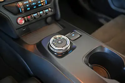 Ford Mustang Shelby GT500 — Muscle car légendaire, état quasi neuf et kilométrage minimal — Miniatur 28