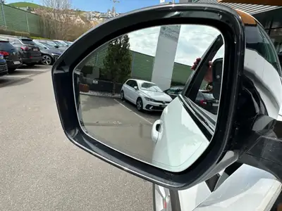 Jaguar E-PACE 2.0 T 200 S AWD — SUV compact premium, traction intégrale, 129'000 km — Detail