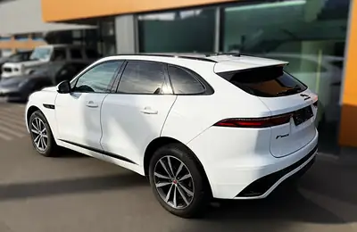 Jaguar F-Pace 2.0 I4 250 R-Dynamic SE AWD — SUV premium 49'000 km, tout équipé — Armaturenbrett