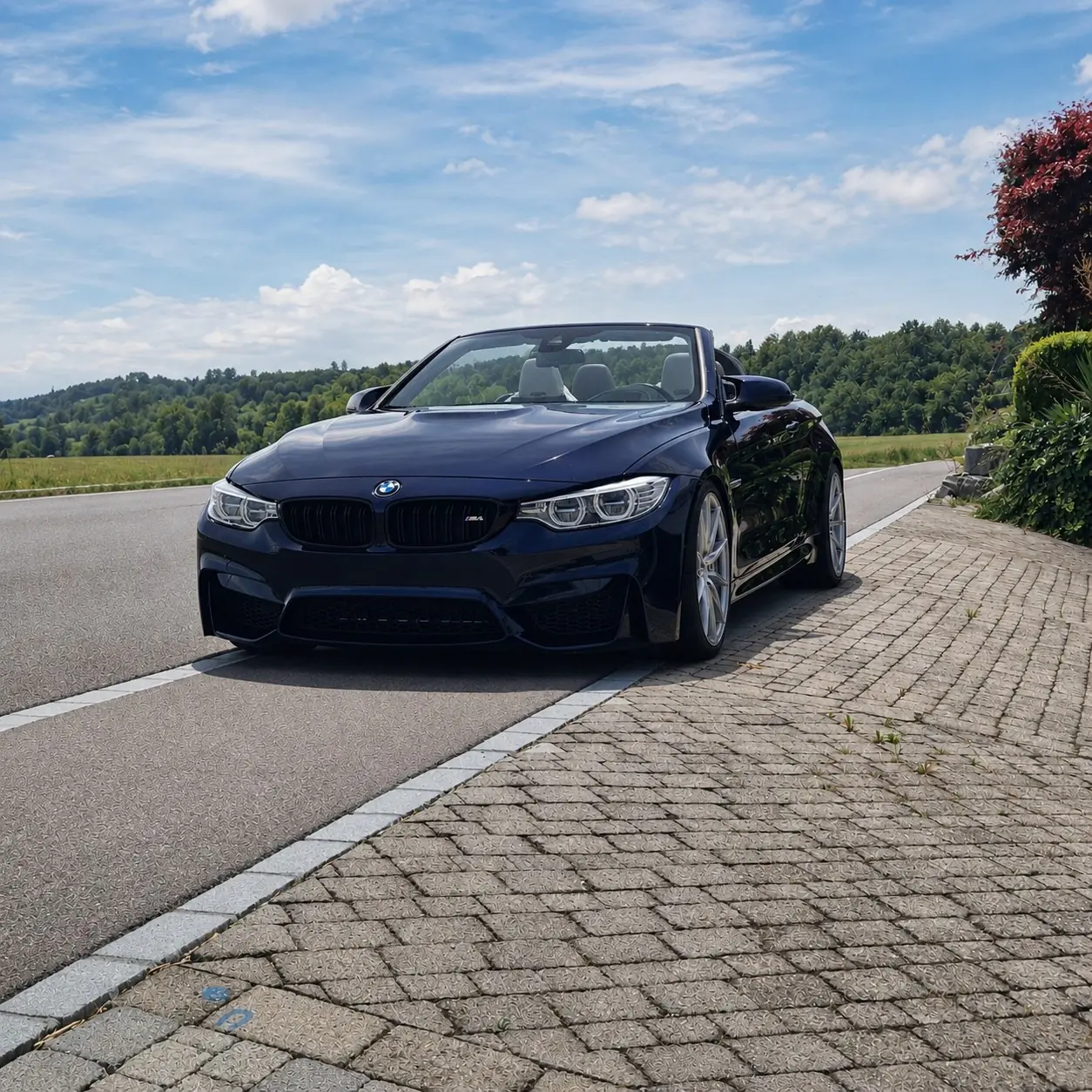 BMW M4 Cabriolet — Performance 431 ch, Coloris Prestige, Entretien Impeccable — vue extérieure
