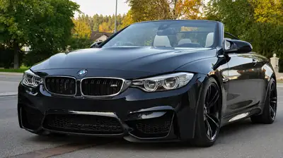 BMW M4 Cabriolet — Performance 431 ch, Coloris Prestige, Entretien Impeccable — tableau de bord