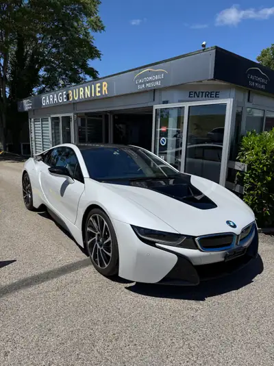 BMW i8 Coupé — Le sportif hybride rechargeable qui révolutionne la performance écologique — Außenansicht