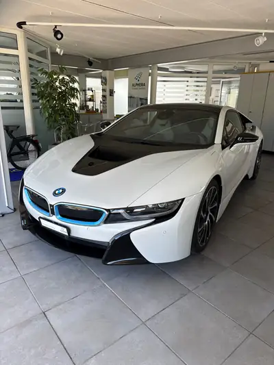 BMW i8 Coupé — Le sportif hybride rechargeable qui révolutionne la performance écologique — Detail